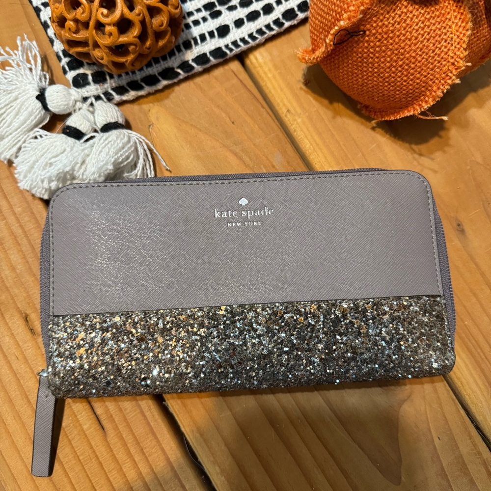Kate Spade Greta Court Glitter Wallet Grey